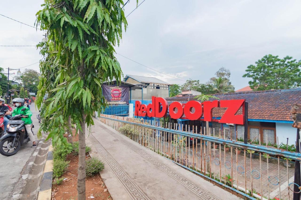 Reddoorz Syariah At Jl Pangeran Hidayatullah Cianjur Exterior foto
